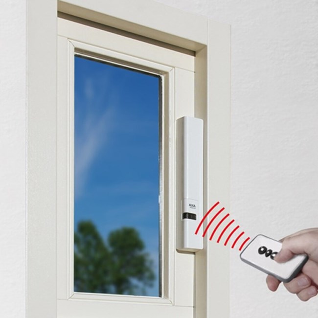 dorp dagboek Sloppenwijk AXA Remote 2.0 - draairaam Raamopener met afstandsbediening - 2902-65-98 -  wit - links