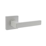 Intersteel deurkruk op vierkant rozet - Hera - wit